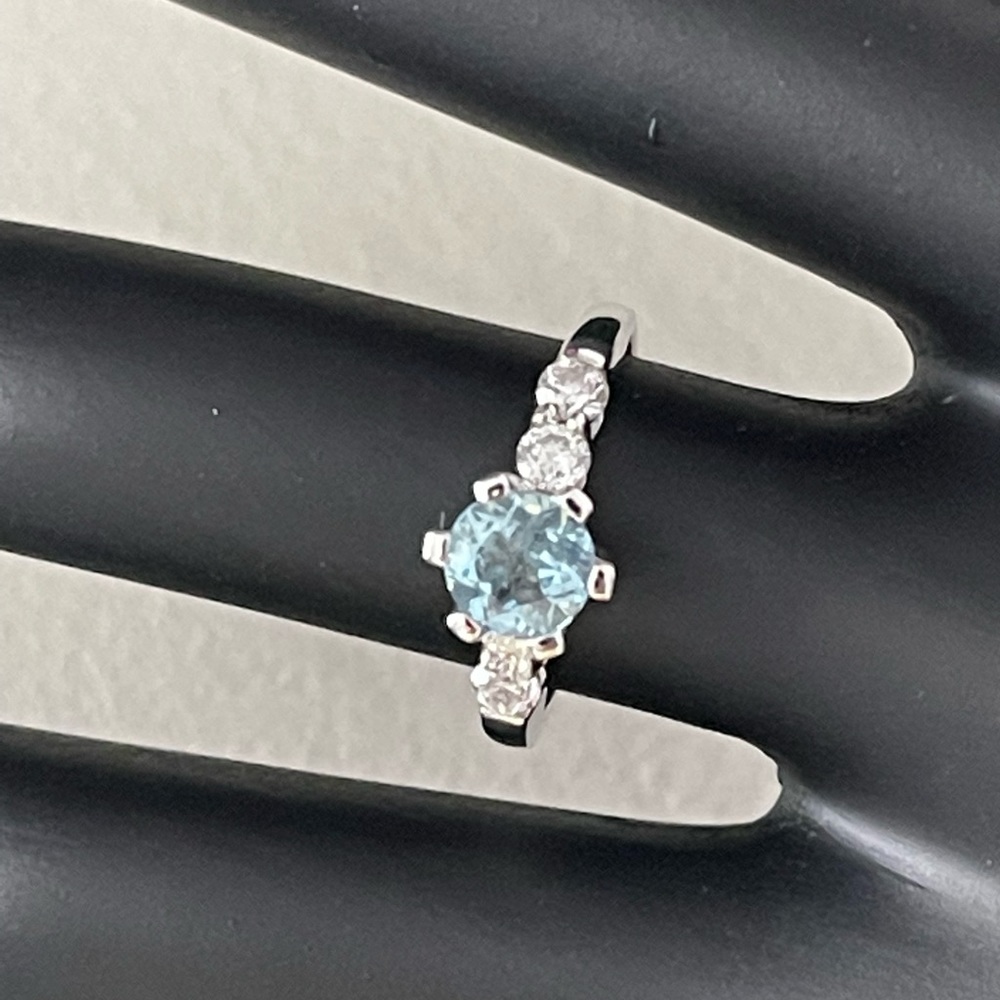 Genuine aquamarine and natural earth mined diamonds set in 14K solid white gold. - Picture 7 of 16